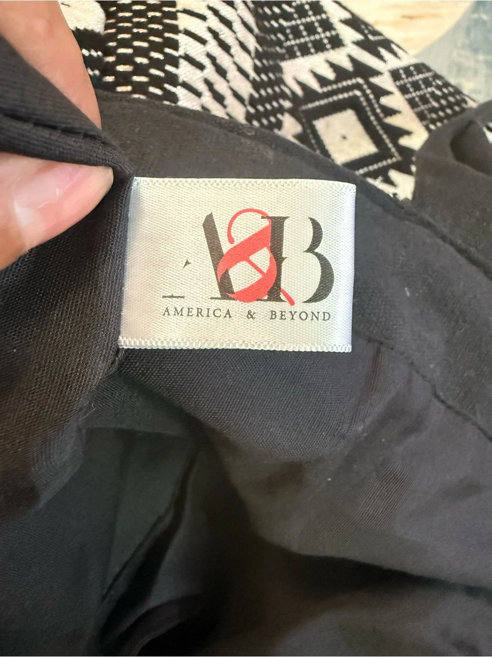 America & Beyond stylish black